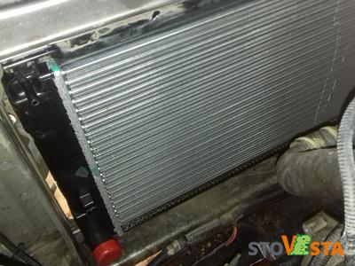 Радиатор охлаждения (с кондиционером) Granta, Largus (1.6 8V, 2WD)- замена